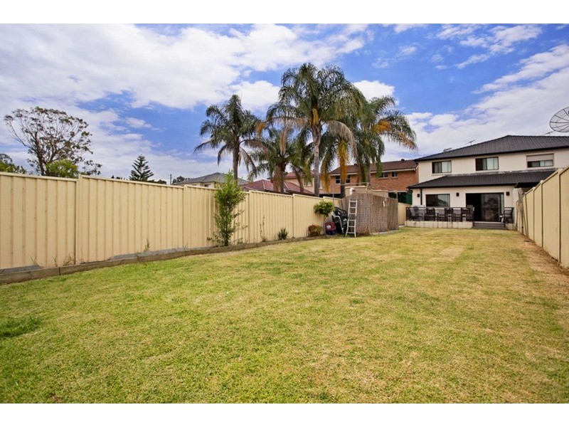 8 Albert Street, Revesby NSW 2212
