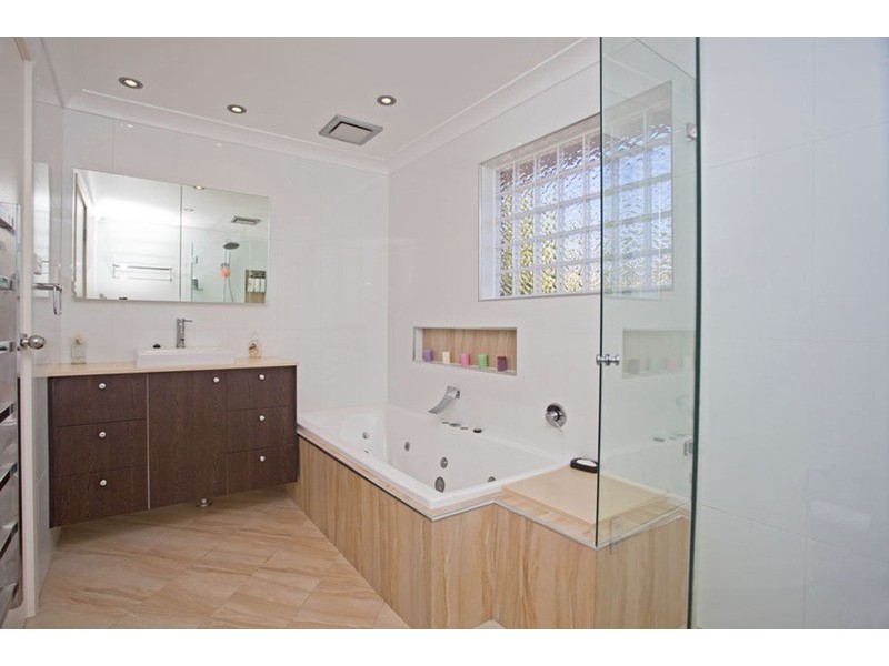 7 Mapleleaf Drive, Padstow NSW 2211