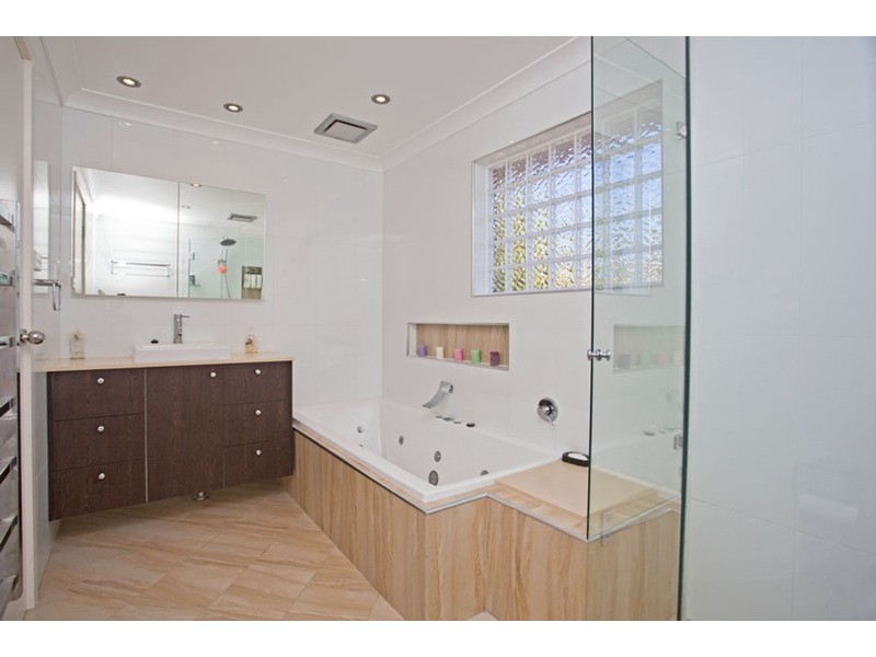 7 Mapleleaf Drive, Padstow NSW 2211