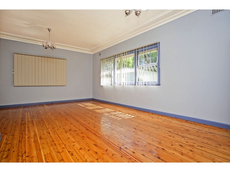 653 Henry Lawson Drive, East Hills NSW 2213