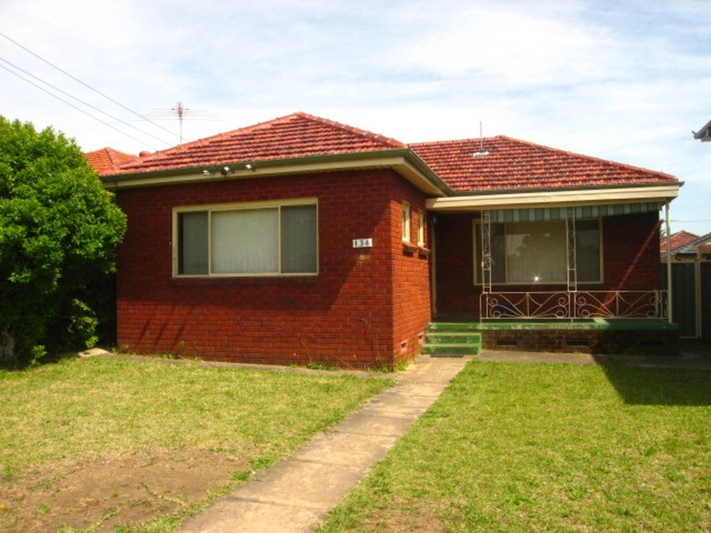 134 Arab Road, Padstow NSW 2211