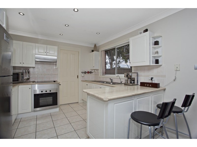 2/32 Claremont Court, Wattle Grove NSW 2173