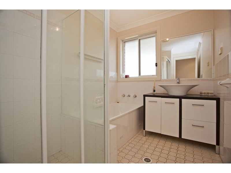 2/32 Claremont Court, Wattle Grove NSW 2173