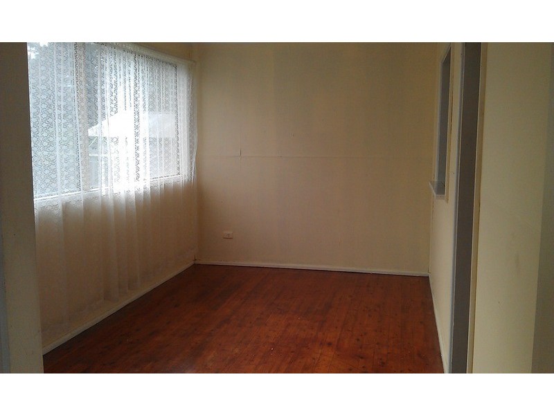 10 French Avenue, Toongabbie NSW 2146