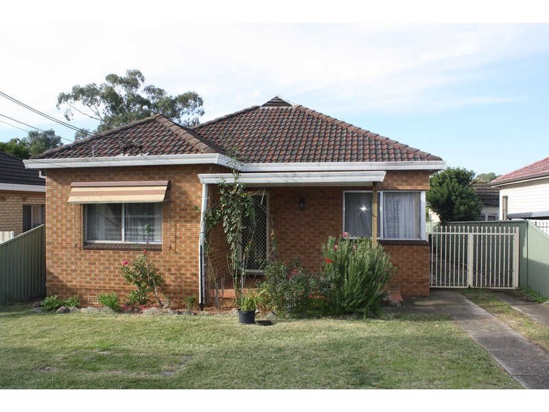 13 Lithgow Avenue, Yagoona NSW 2199