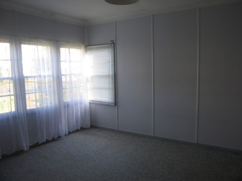 44 Cammarlie Avenue, East Hills NSW 2213