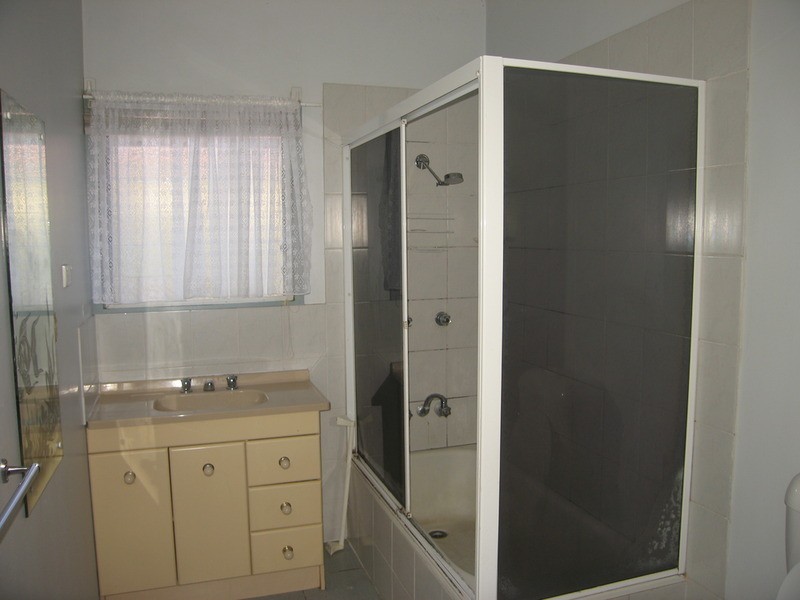 44 Cammarlie Avenue, East Hills NSW 2213