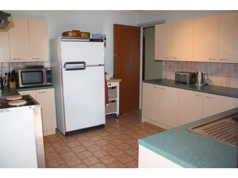 25 Sylvan Grove, Picnic Point NSW 2213