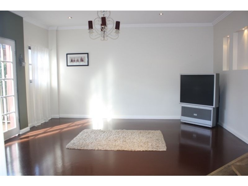 25 Sylvan Grove, Picnic Point NSW 2213