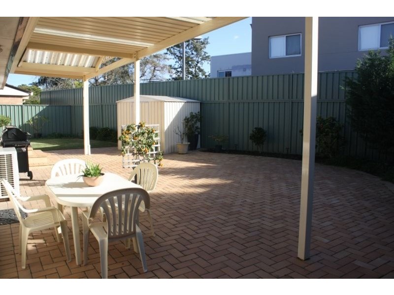 25 Sylvan Grove, Picnic Point NSW 2213