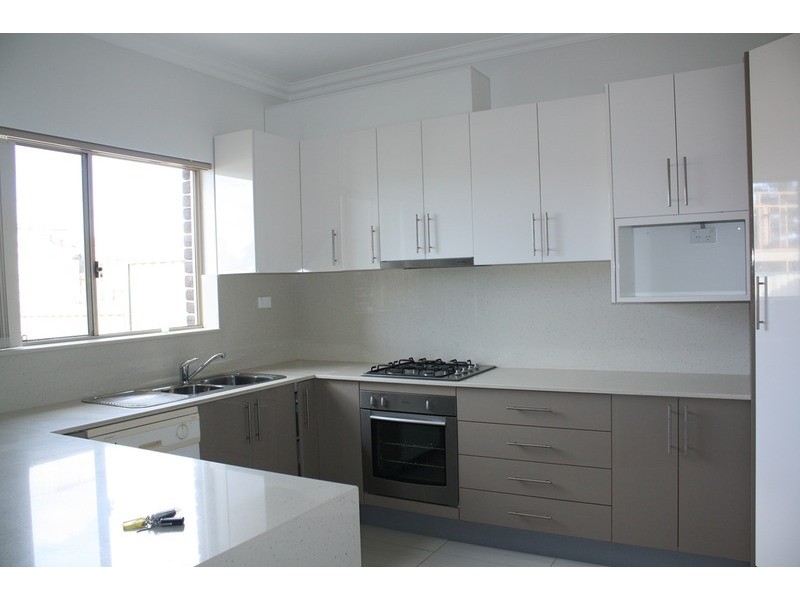 11 Matthews Avenue, East Hills NSW 2213