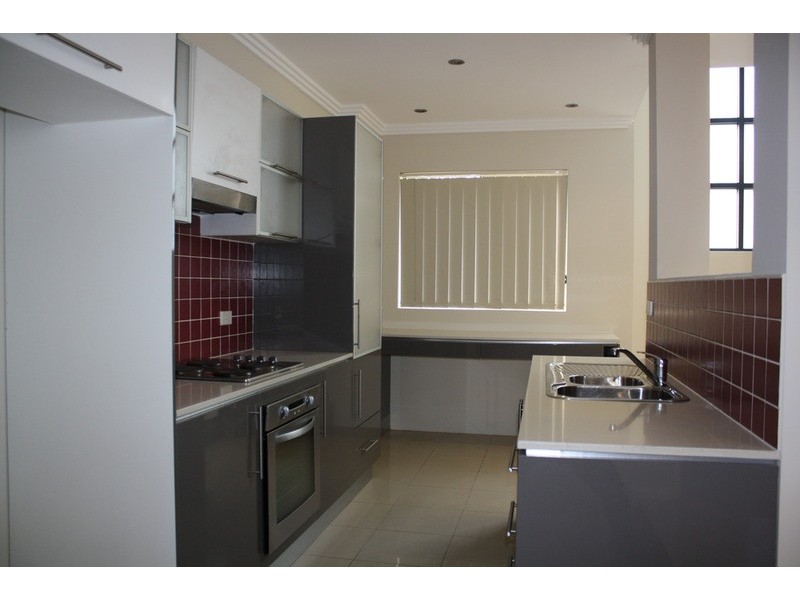 8 Enright Avenue, East Hills NSW 2213