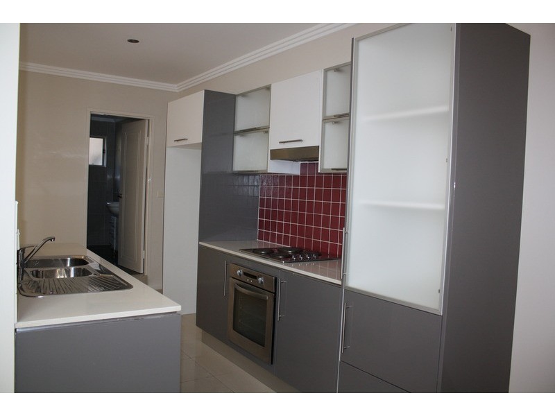 8 Enright Avenue, East Hills NSW 2213