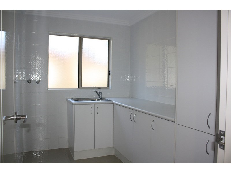 8 Enright Avenue, East Hills NSW 2213