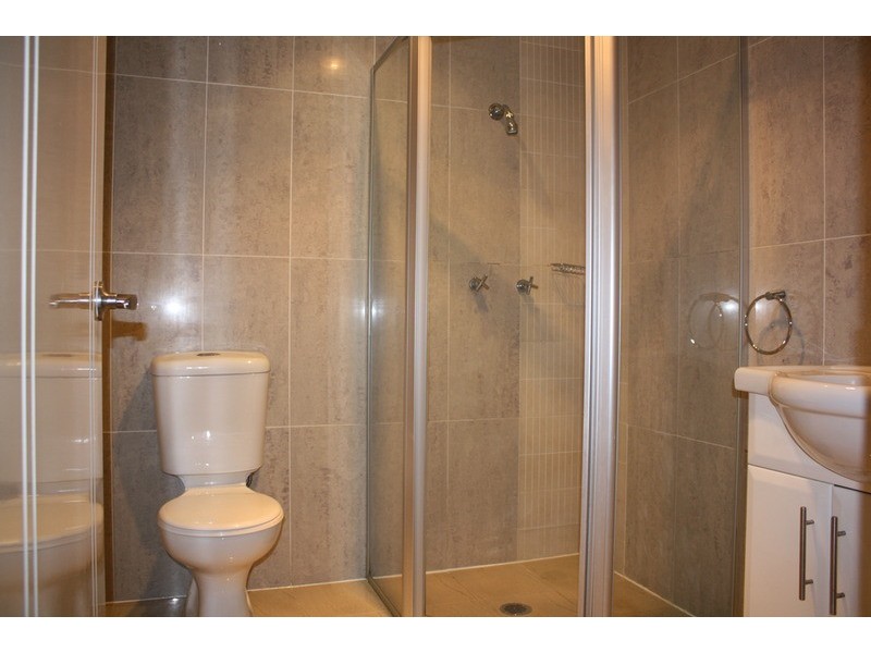 8 Enright Avenue, East Hills NSW 2213