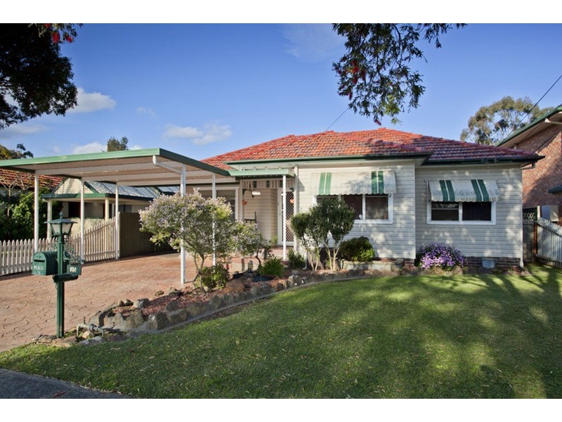 35 laundess Avenue, Panania NSW 2213