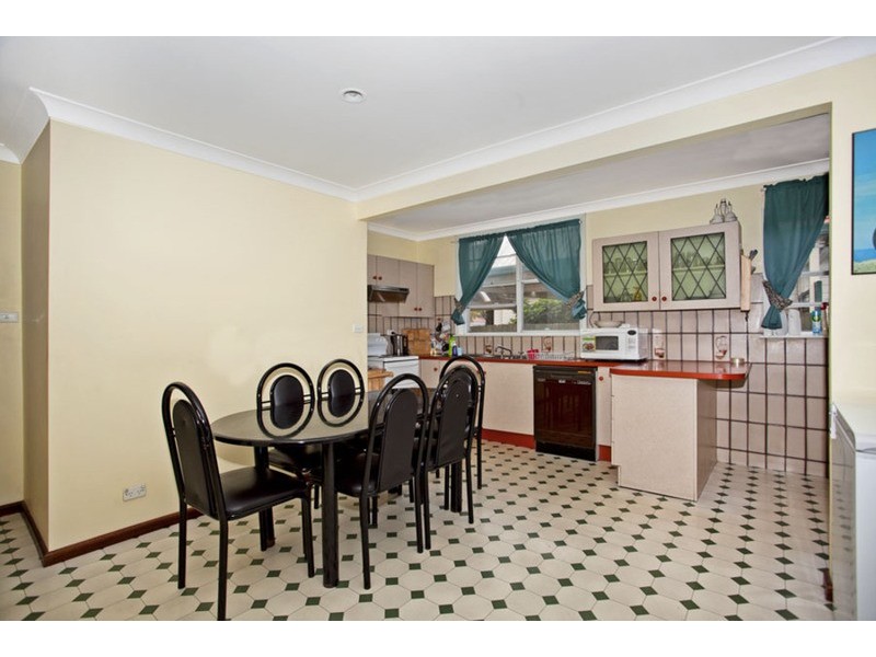 35 laundess Avenue, Panania NSW 2213