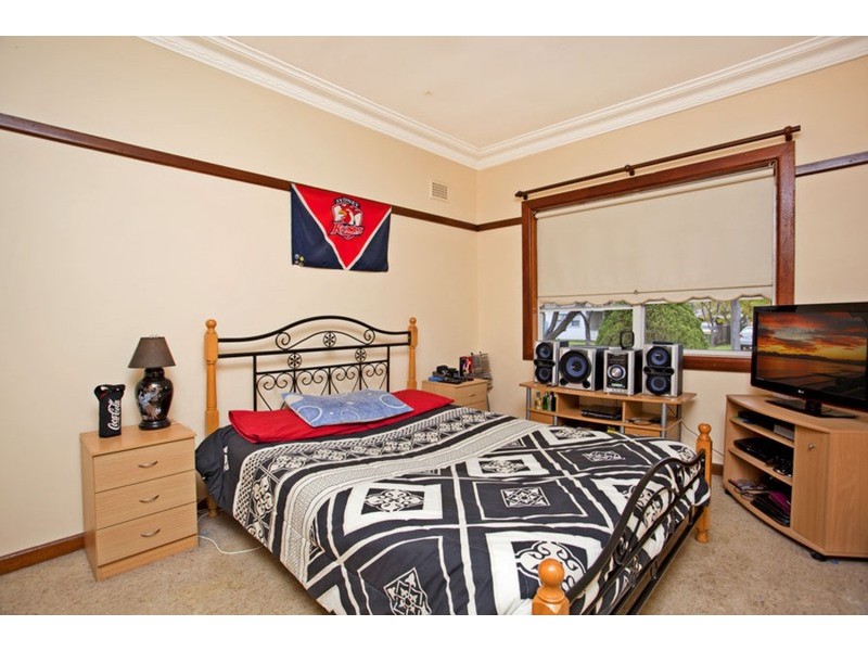 35 laundess Avenue, Panania NSW 2213