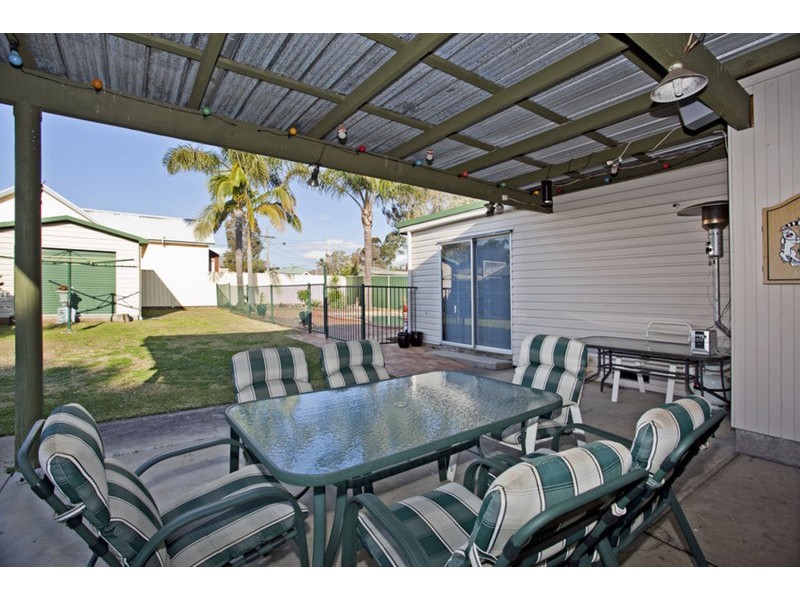 35 laundess Avenue, Panania NSW 2213