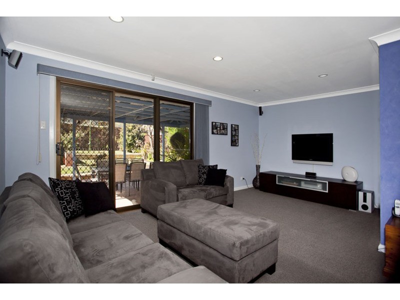 95 Victor Avenue, Picnic Point NSW 2213