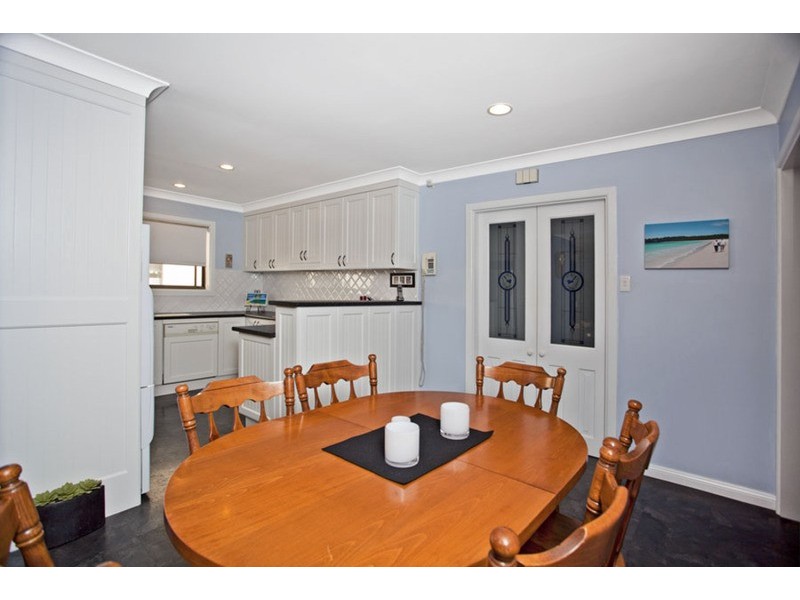 95 Victor Avenue, Picnic Point NSW 2213