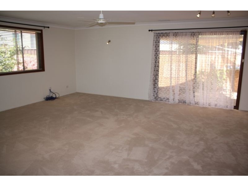 2/58 Forrest Road, East Hills NSW 2213