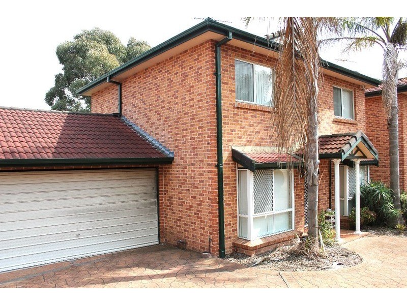 3/9 Redwood  Place, Padstow Heights NSW 2211