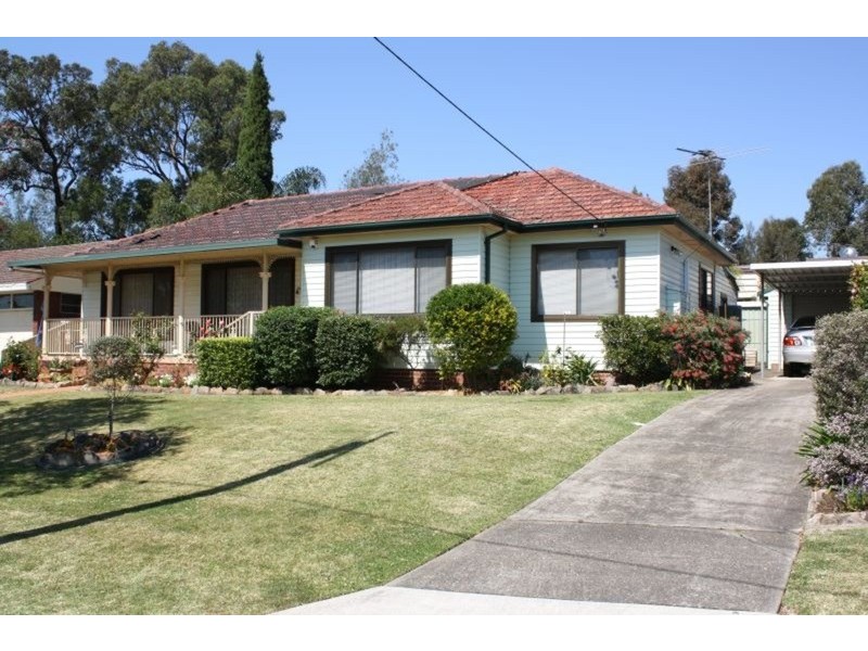 11 Wolaroi Crescent, Revesby NSW 2212