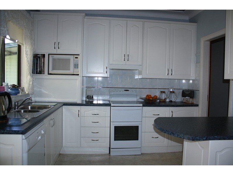 11 Wolaroi Crescent, Revesby NSW 2212