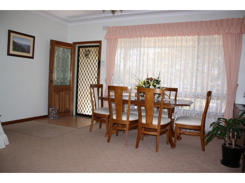 11 Wolaroi Crescent, Revesby NSW 2212