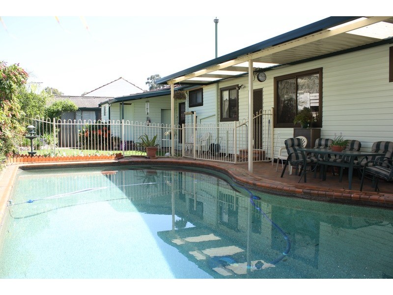 11 Wolaroi Crescent, Revesby NSW 2212