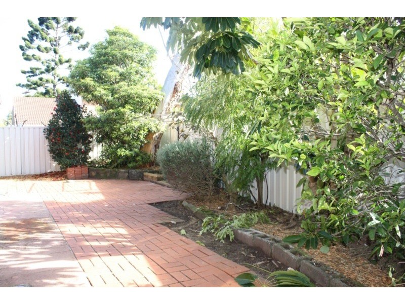 911a Henry Lawson Drive, Picnic Point NSW 2213