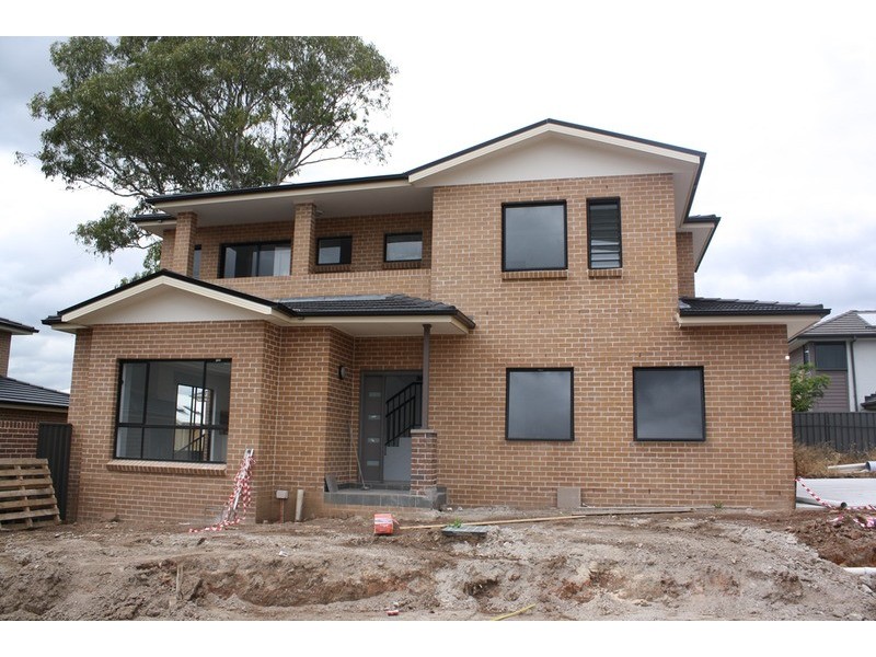10/1 Ikara Crescent, Moorebank NSW 2170