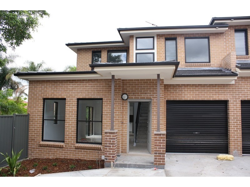 1,2,3,4,6/1 Ikara Crescent, Moorebank NSW 2170