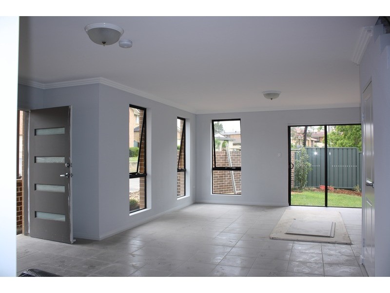 1,2,3,4,6/1 Ikara Crescent, Moorebank NSW 2170