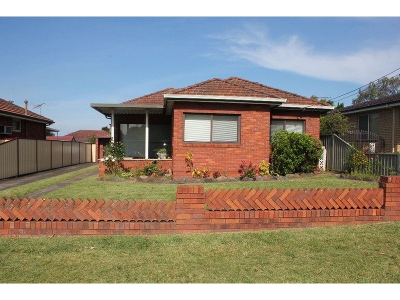 7 Woodburn Avenue, Panania NSW 2213