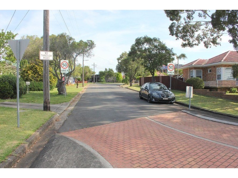 7 Woodburn Avenue, Panania NSW 2213