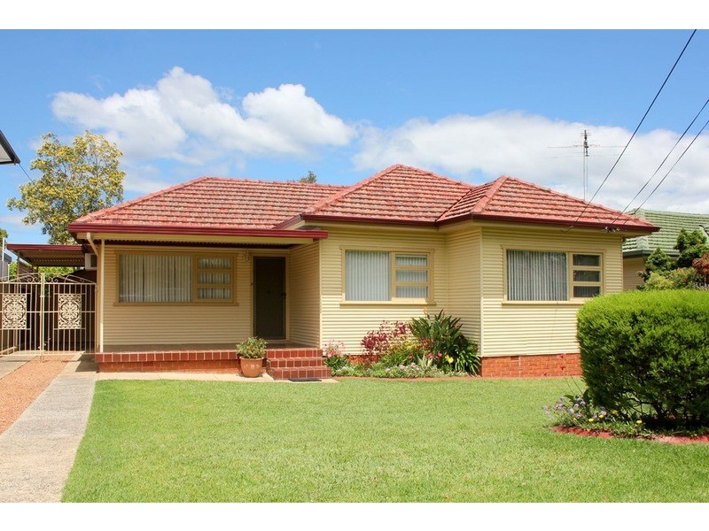 18 Ellesmere Street, Panania NSW 2213