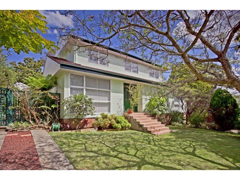 2 Phyllis Avenue, Picnic Point NSW 2213