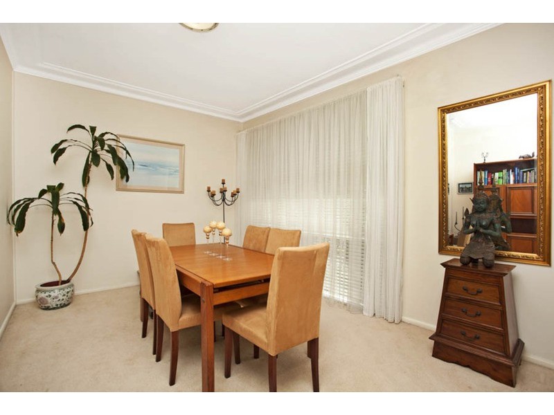 2 Phyllis Avenue, Picnic Point NSW 2213