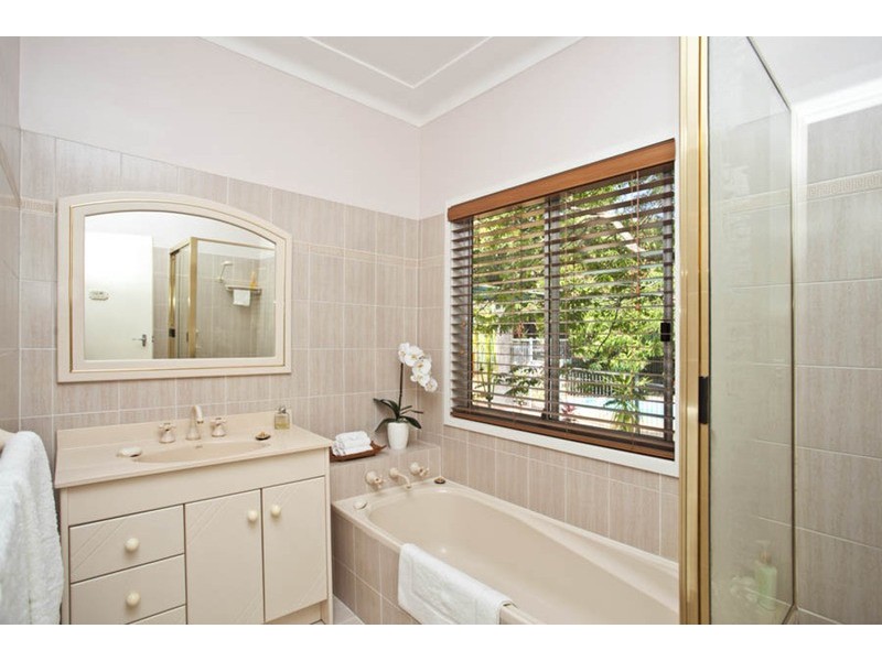 2 Phyllis Avenue, Picnic Point NSW 2213