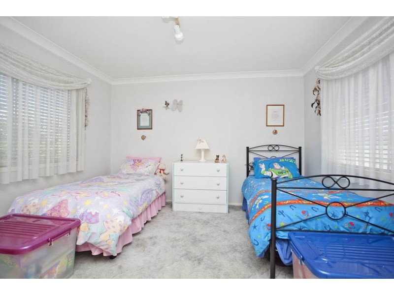 2 Phyllis Avenue, Picnic Point NSW 2213