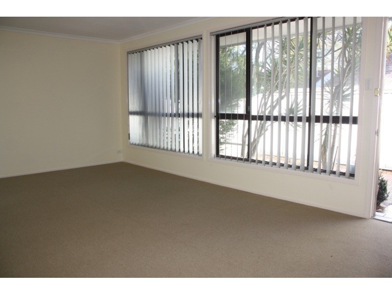 911a Henry Lawson Drive, Picnic Point NSW 2213