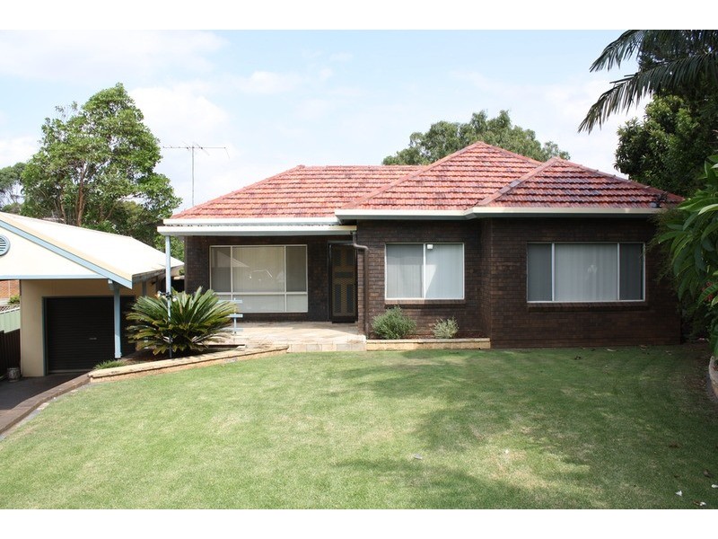 10 Phyllis Avenue, Picnic Point NSW 2213