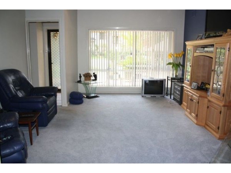 10 Phyllis Avenue, Picnic Point NSW 2213