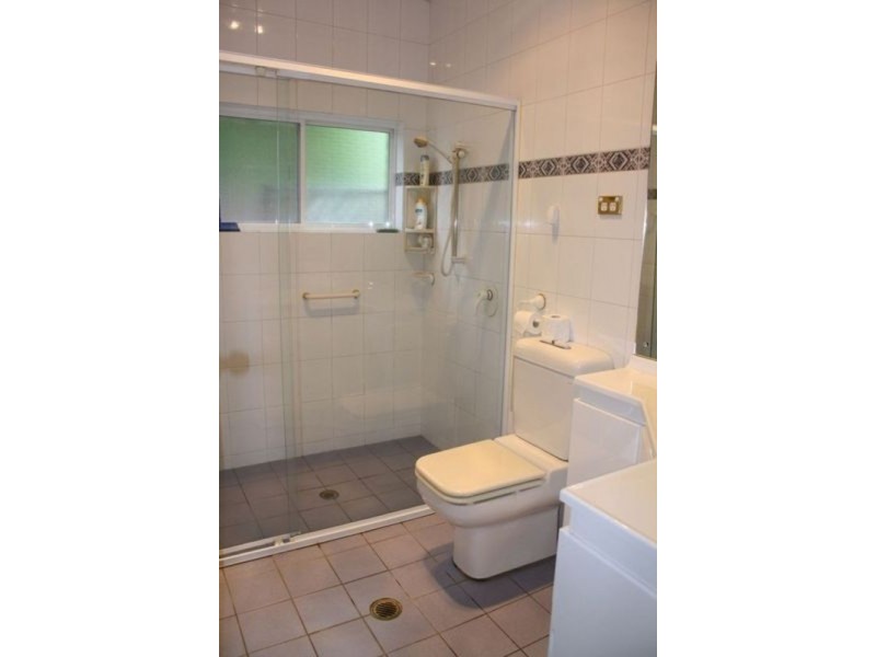 10 Phyllis Avenue, Picnic Point NSW 2213