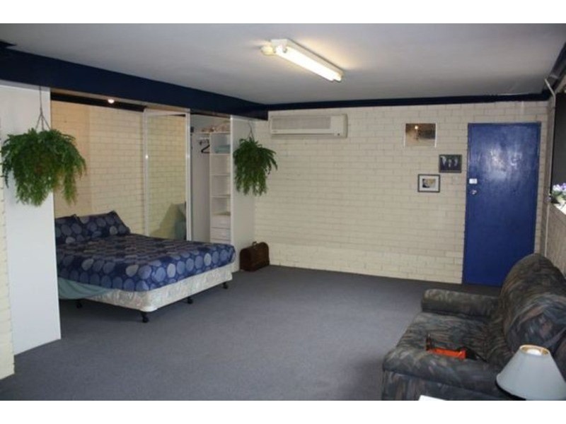 10 Phyllis Avenue, Picnic Point NSW 2213