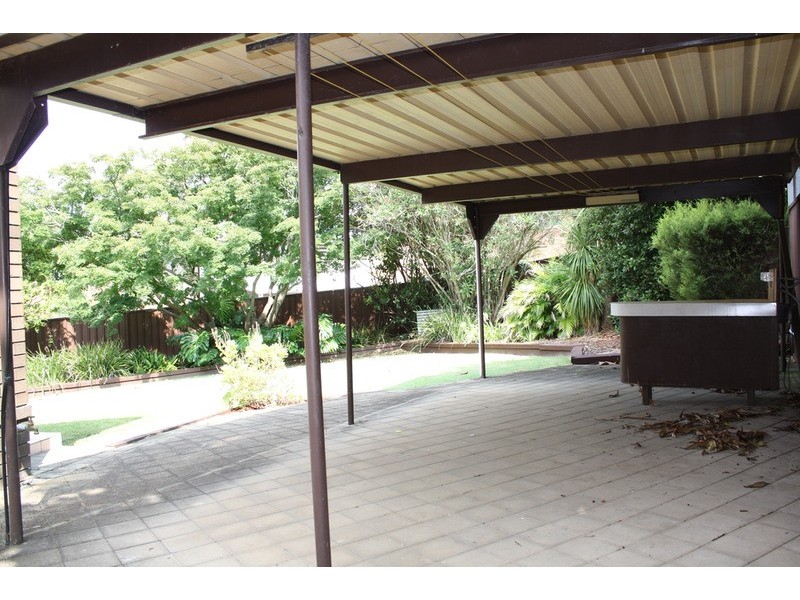10 Phyllis Avenue, Picnic Point NSW 2213