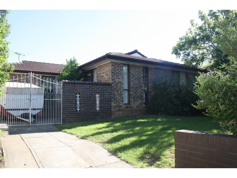 9 Eynham Road, Milperra NSW 2214