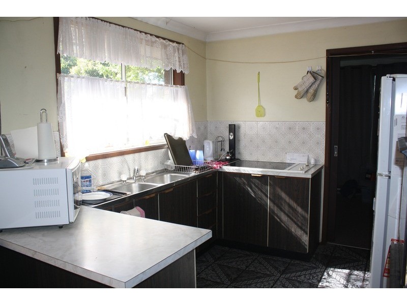 9 Eynham Road, Milperra NSW 2214